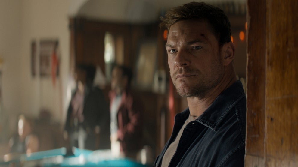 Alan Ritchson in