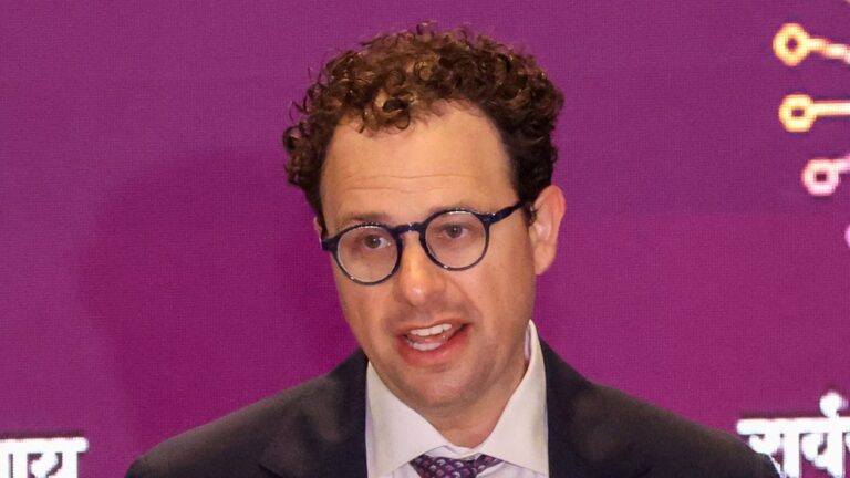Anthropic CEO Dario Amodei to Meet With Trump After Calling for AI Regulations