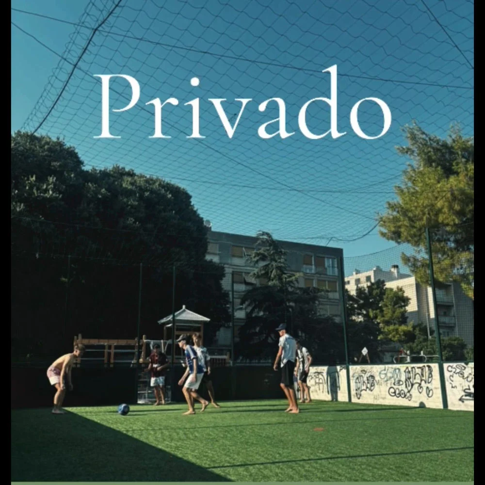àB – Privado