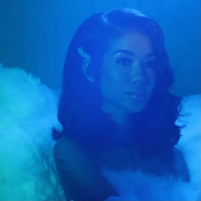 Jhené Aiko – Wrap Me Up